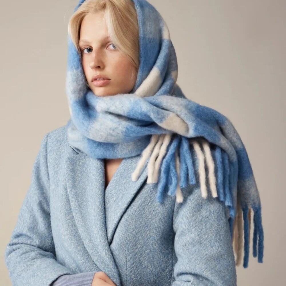 J Crew Women’s Light Blue & Cream Fringe Scarf